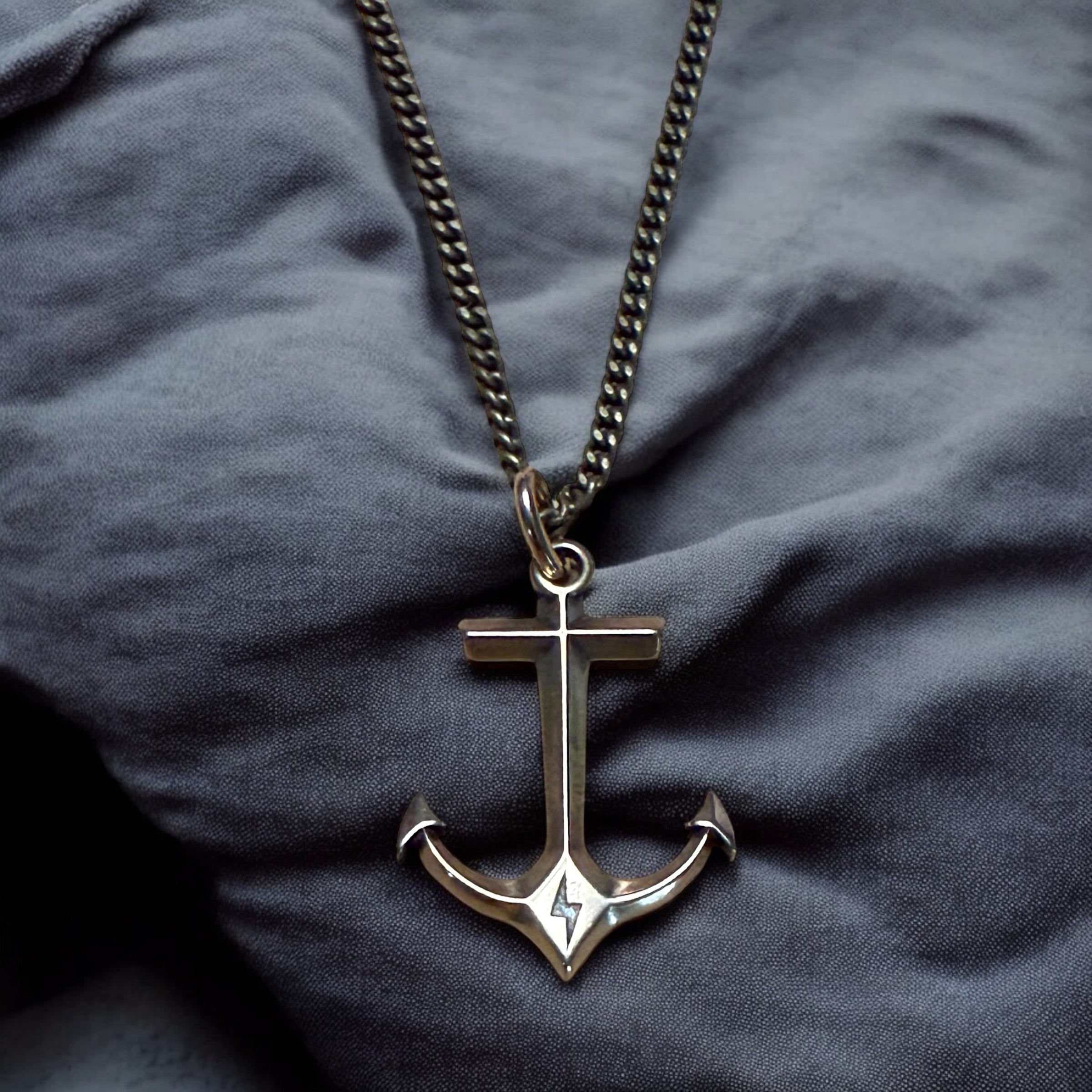 STRENGTH Hold Fast Anchor Necklace - Bronze